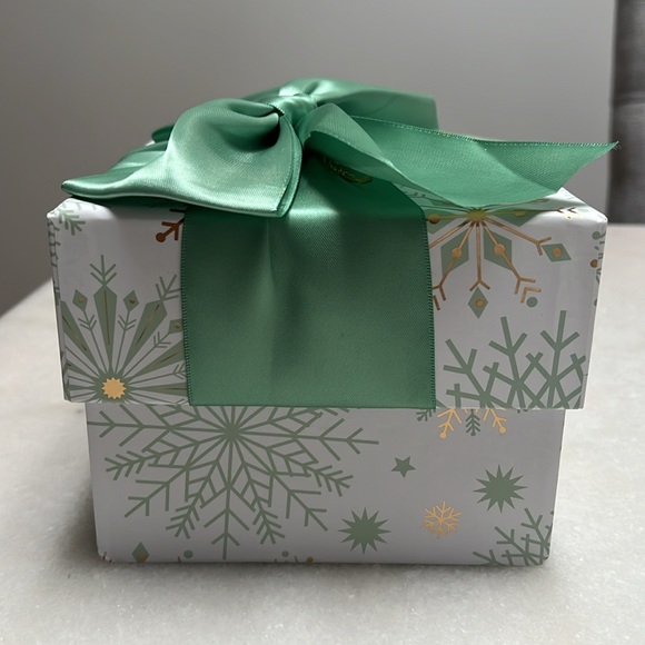 Papyrus Teal Bow Gift Box - Picture 5 of 8